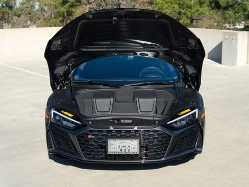 Used 2020 Audi R8 V10 w/ Carbon Exterior Package image 38