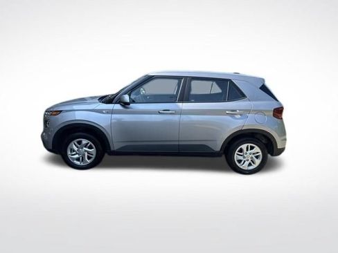 Used 2026 Hyundai Venue SE FWD image 6
