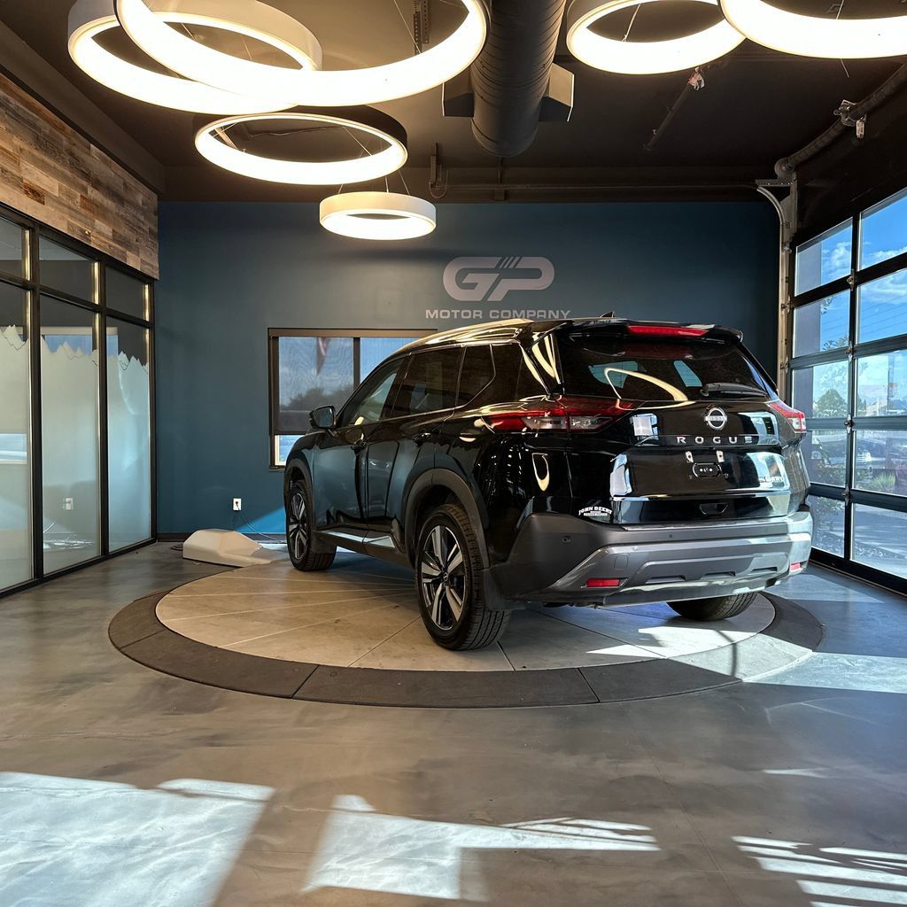 Used 2023 Nissan Rogue SL w/ SL Premium Package AWD/4WD image 5