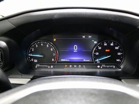Used 2023 Ford Explorer XLT image 9