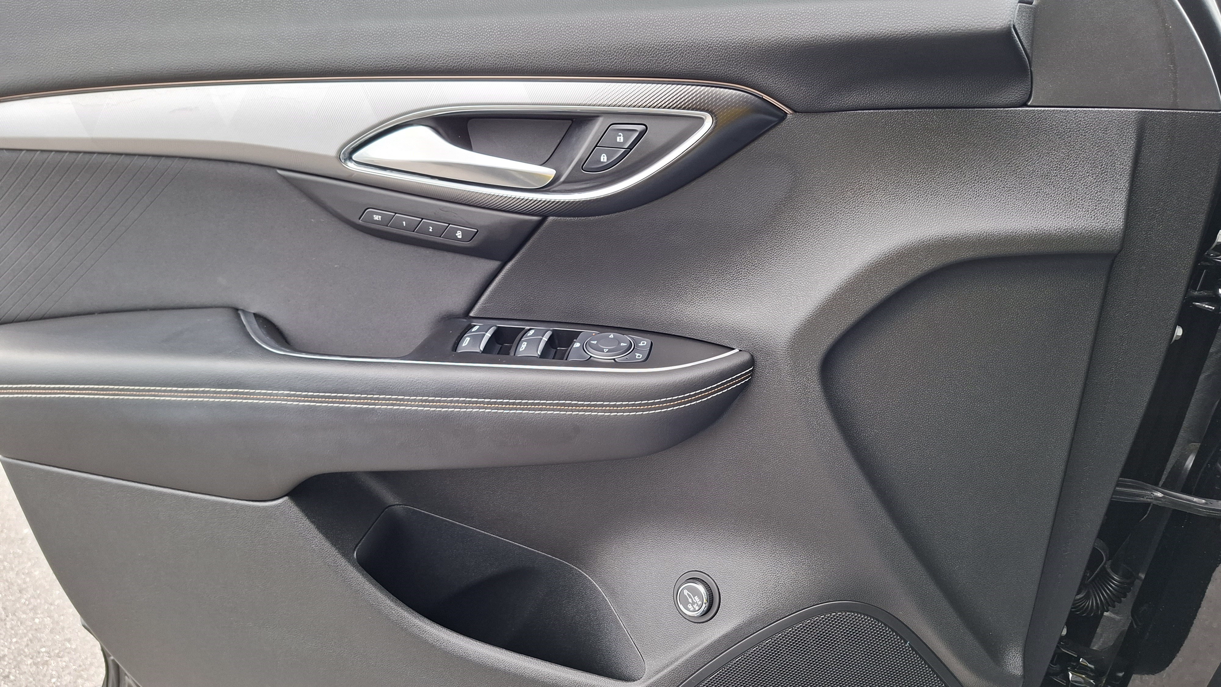Used 2024 Buick Envision Sport Touring AWD/4WD image 17