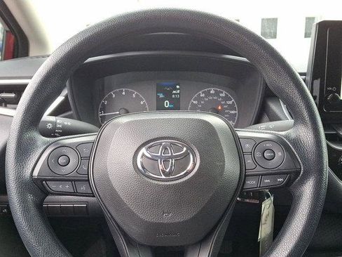Certified 2025 Toyota Corolla LE image 18