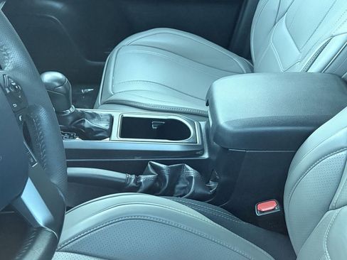 Used 2020 Toyota Tacoma TRD Off-Road w/ Technology Package AWD/4WD image 7