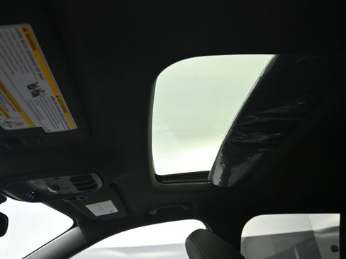 New 2026 Chevrolet Trax RS w/ Sunroof Package FWD image 23