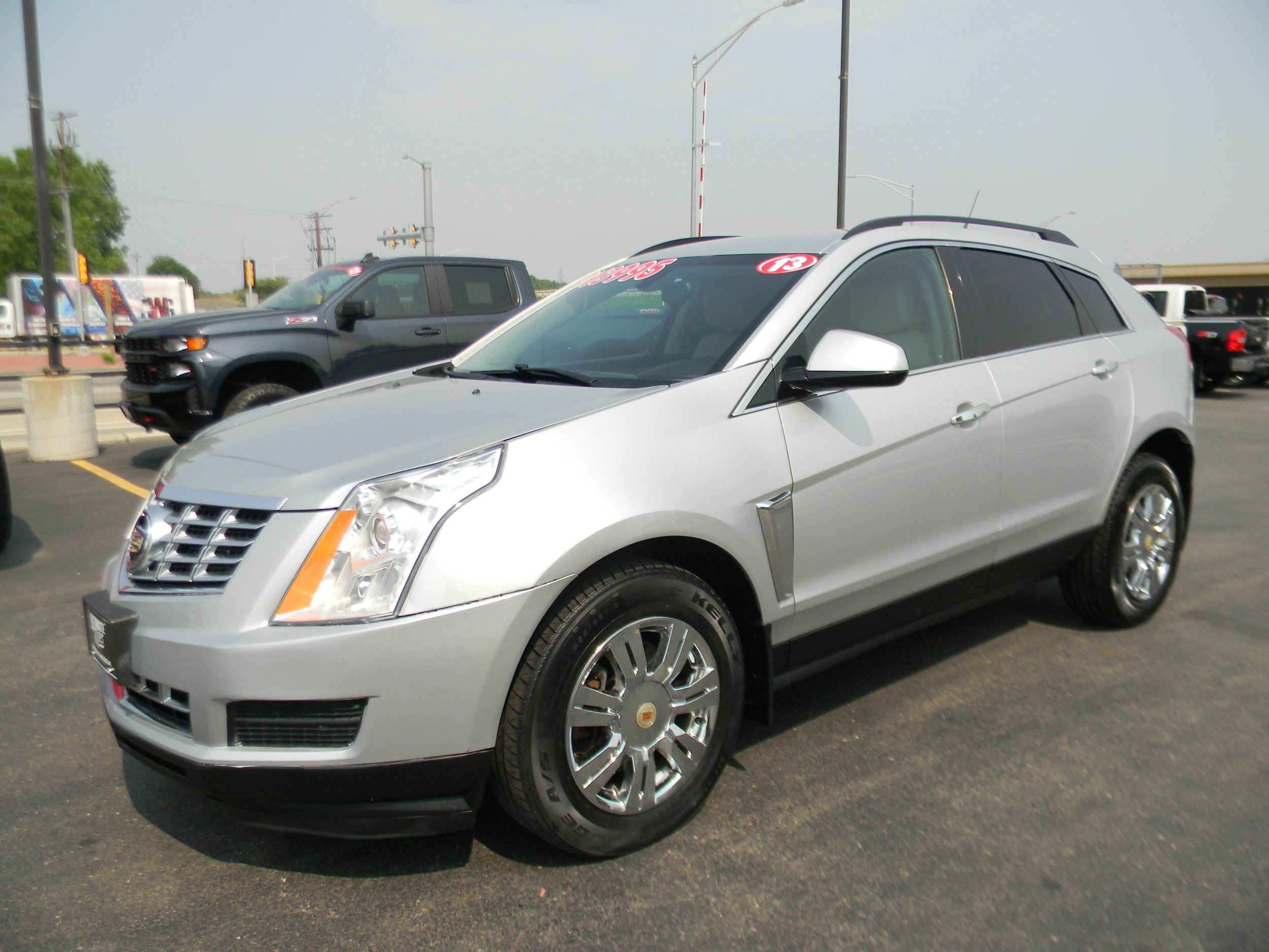 Used 2013 Cadillac SRX FWD image 3