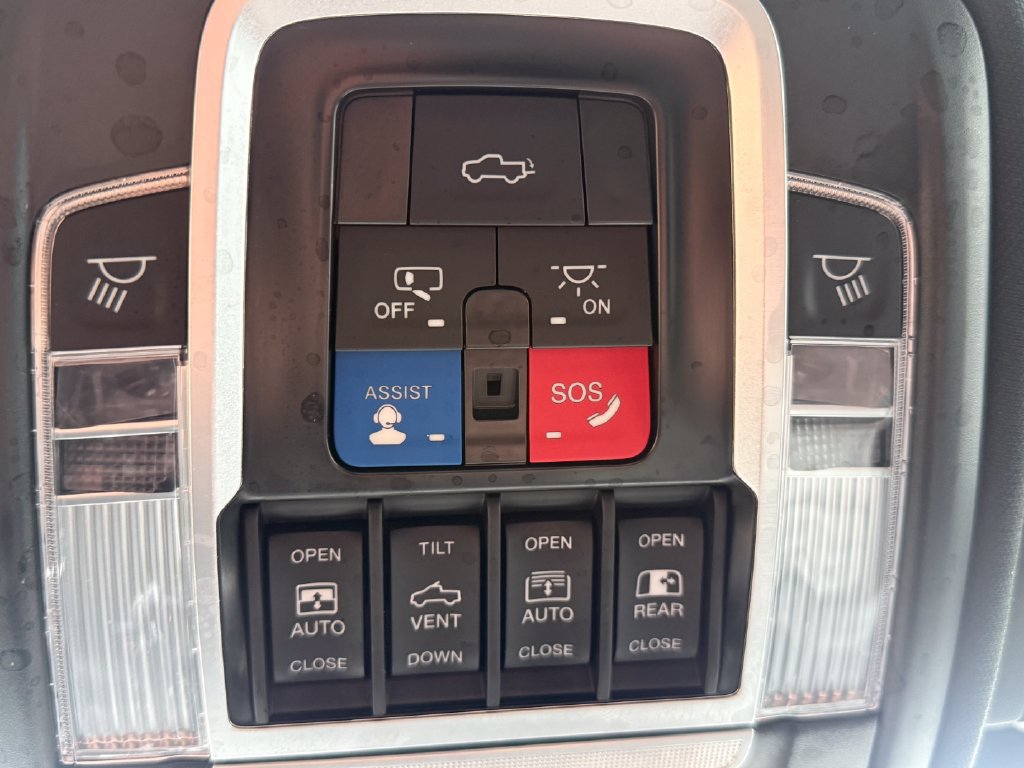 Used 2023 RAM 1500 Laramie AWD/4WD image 38