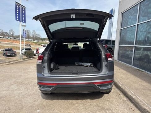 Used 2021 Volkswagen Atlas Cross Sport SE w/ Panoramic Sunroof Package image 7