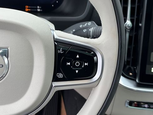 New 2026 Volvo XC90 T8 Ultra w/ Protection Package Premier AWD/4WD image 13