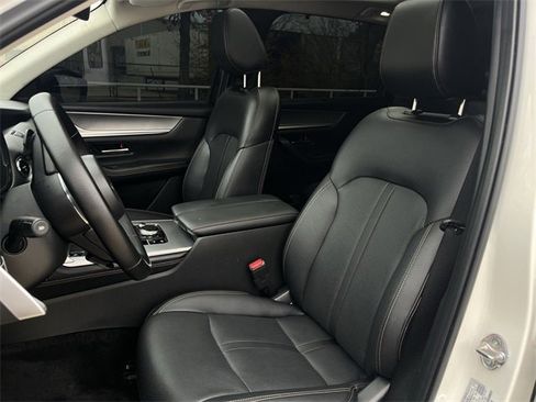 Used 2025 MAZDA CX-90 Plug-In Hybrid w/Premium Sport image 28