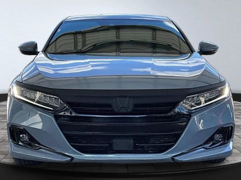 Used 2022 Honda Accord Touring image 2