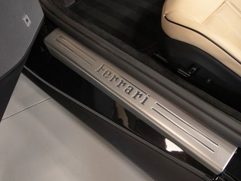 Used 2020 Ferrari Portofino image 42