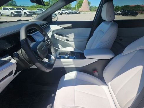 Used 2026 Jeep Cherokee Limited AWD/4WD image 9