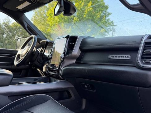 Used 2022 RAM 2500 Laramie w/ Night Edition AWD/4WD image 38