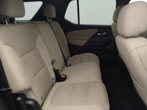 Used 2023 Chevrolet Traverse LS FWD image 19