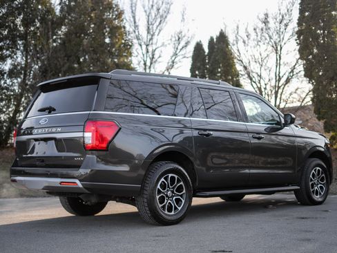 Used 2024 Ford Expedition Max XLT image 5