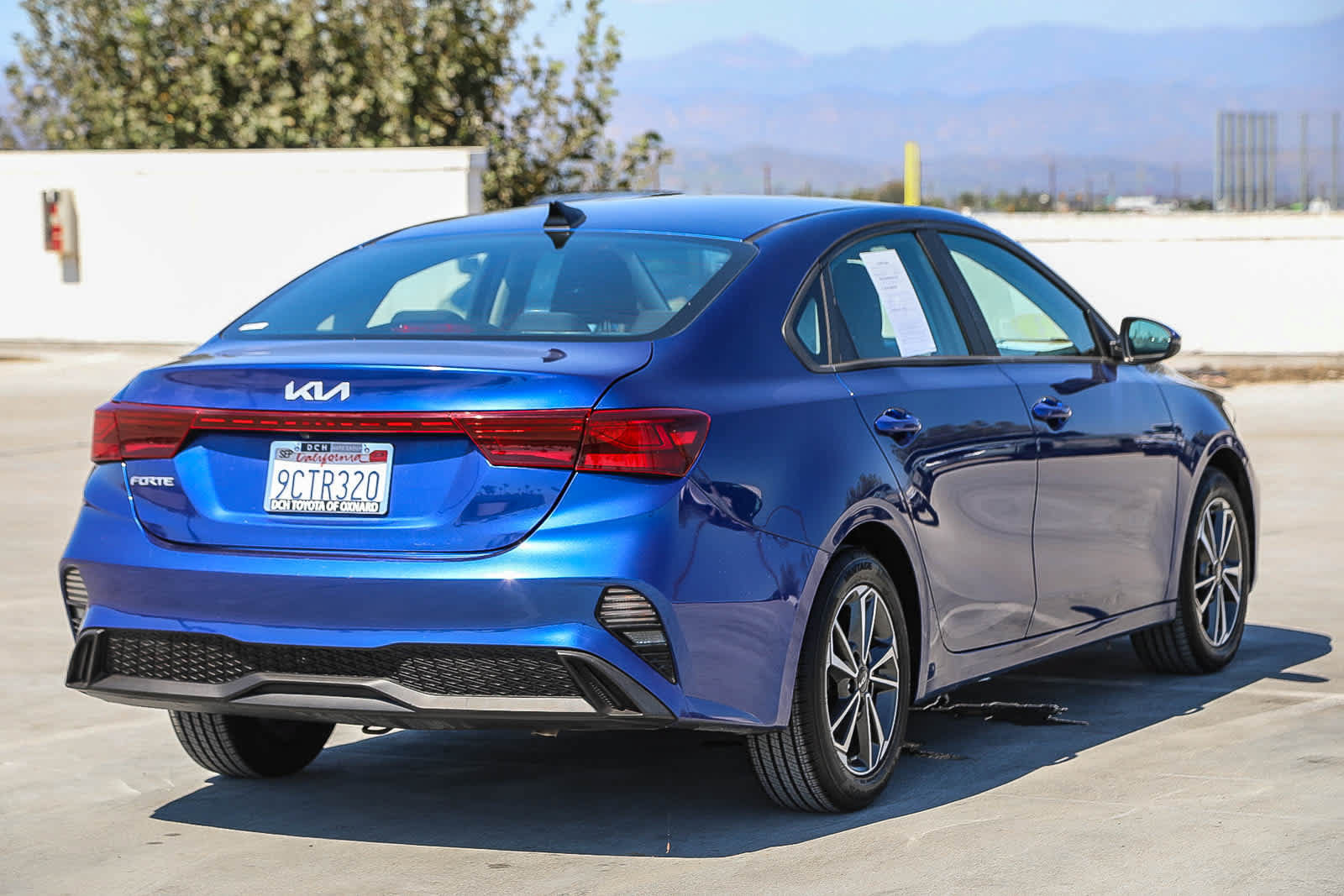 Used 2023 Kia Forte LXS w/ LXS Technology Package FWD image 5