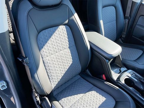 Used 2022 Chevrolet Colorado Z71 image 28