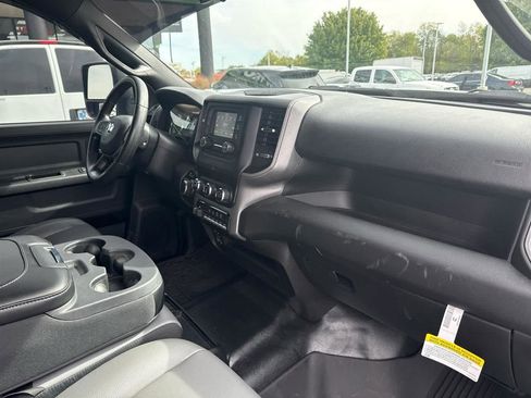 Used 2024 RAM 3500 Tradesman w/ Chrome Appearance Group RWD image 27