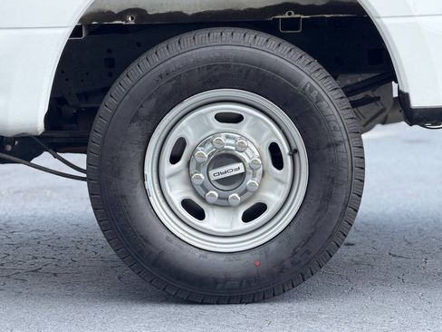 Used 2017 Ford F250 XL w/ Power Equipment Group RWD image 8