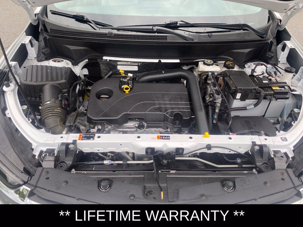 Used 2024 Chevrolet Equinox LS FWD image 2