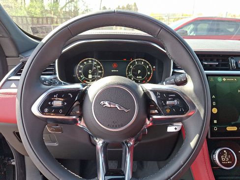 Used 2026 Jaguar F-PACE R-Dynamic S AWD/4WD image 17