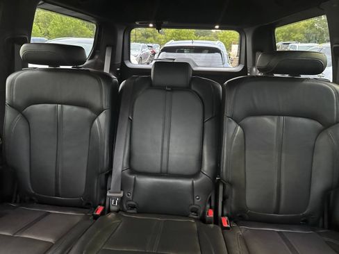 Used 2022 Jeep Wagoneer Series III AWD/4WD image 19