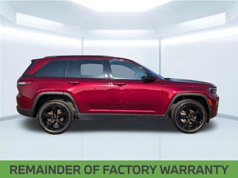Certified 2025 Jeep Grand Cherokee Limited w/ Black Appearance Package AWD/4WD image 7