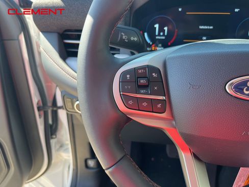 New 2025 Ford Explorer Active w/ Active Comfort Package image 5