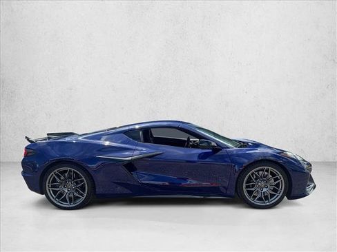 Used 2025 Chevrolet Corvette Z06 RWD image 4