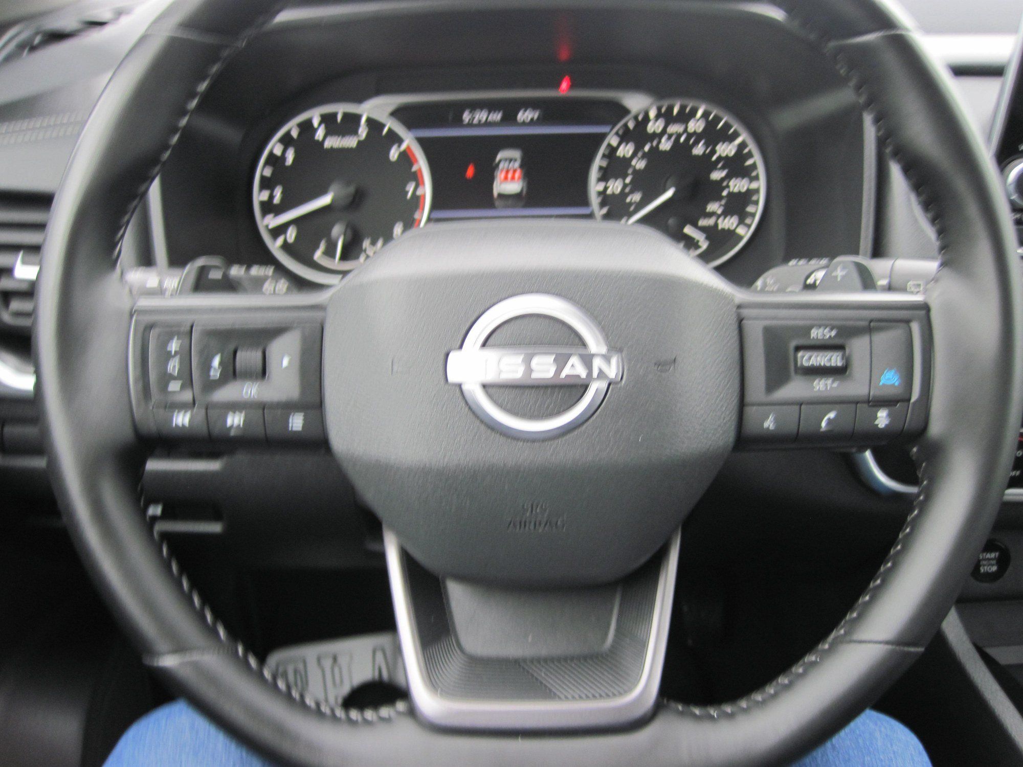 Used 2025 Nissan Rogue SV AWD/4WD image 16