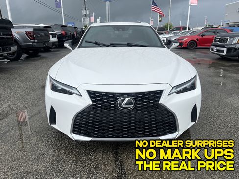 Used 2023 Lexus IS 300 w/ Comfort Package RWD image 7