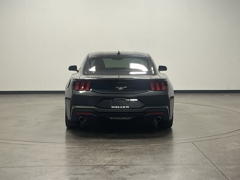 Used 2024 Ford Mustang Coupe image 7