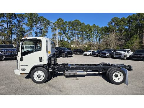 New 2026 Isuzu NPR image 2