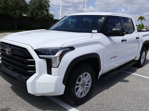 Used 2025 Toyota Tundra SR5 w/ SR5 Convenience Package RWD image 2