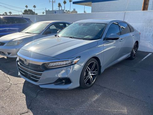 Used 2021 Honda Accord Touring image 2