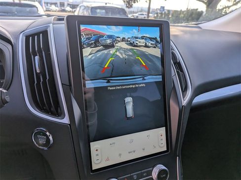 Used 2024 Ford Edge SEL image 18