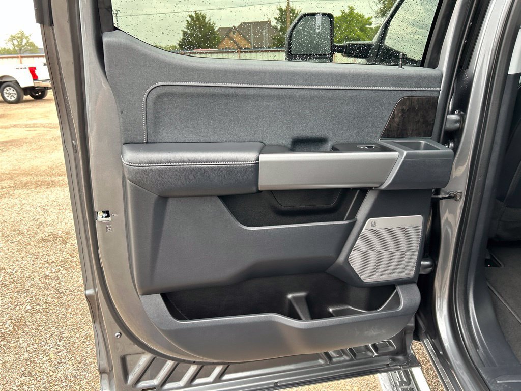 Used 2026 Ford F250 Lariat AWD/4WD image 38