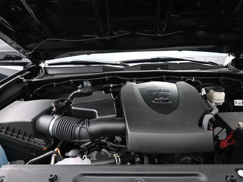 Used 2019 Toyota Tacoma SR5 image 23