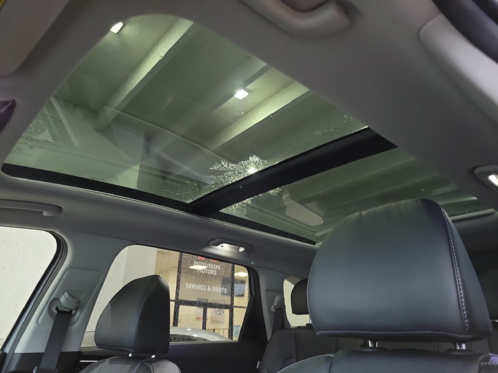 Certified 2025 Kia Sorento S w/ Panoramic Sunroof Package FWD image 9