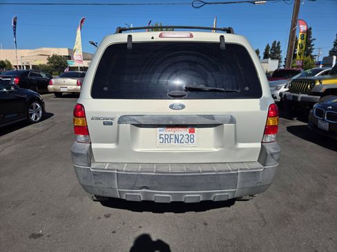 Used 2005 Ford Escape XLT AWD/4WD image 3