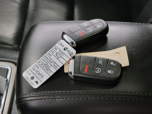 Used 2021 Jeep Grand Cherokee Limited AWD/4WD image 26