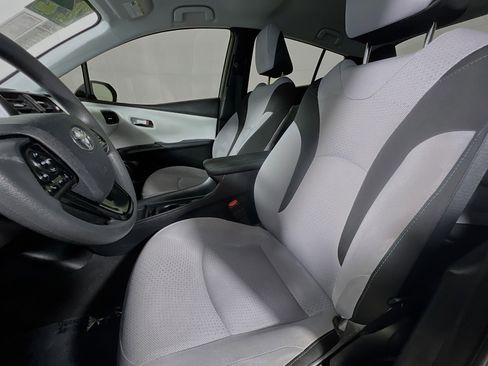 Used 2022 Toyota Prius LE image 15