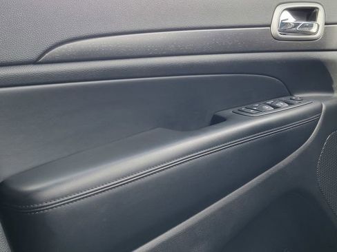 Certified 2018 Jeep Grand Cherokee Laredo image 37