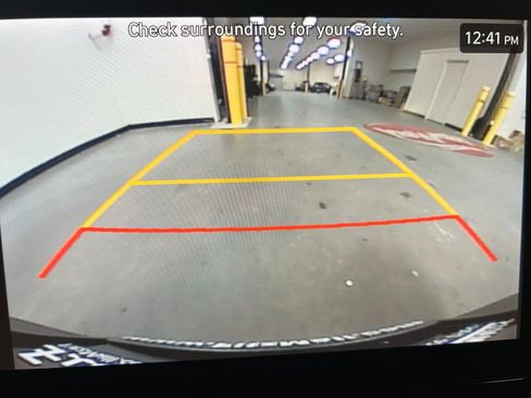 Used 2025 Hyundai Venue Limited FWD image 21
