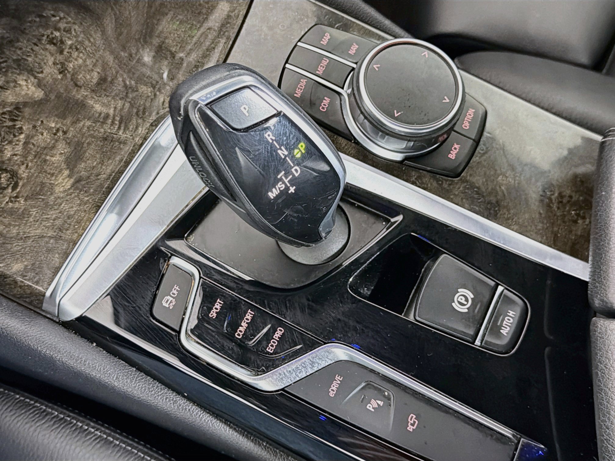Used 2018 BMW 530e RWD image 25
