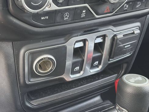 Used 2020 Jeep Wrangler Sport AWD/4WD image 27