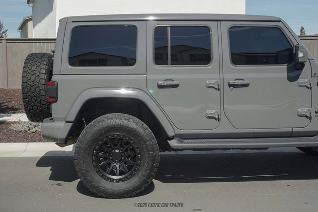 Used 2022 Jeep Wrangler Unlimited Sahara AWD/4WD image 10