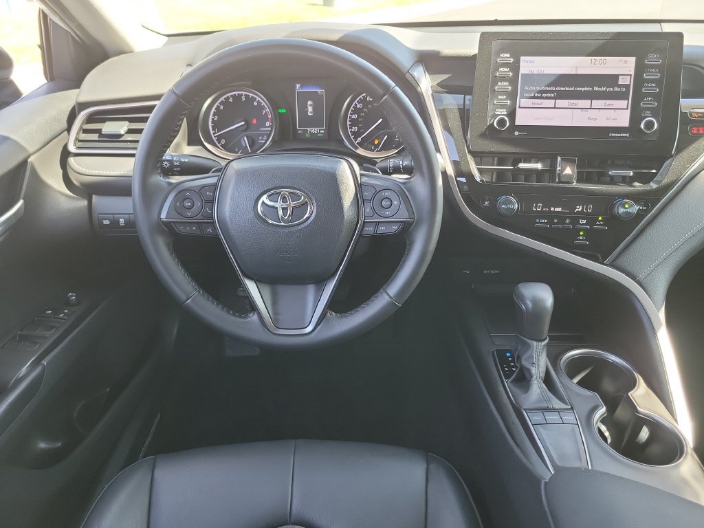 Used 2023 Toyota Camry SE w/ Convenience Package FWD image 4