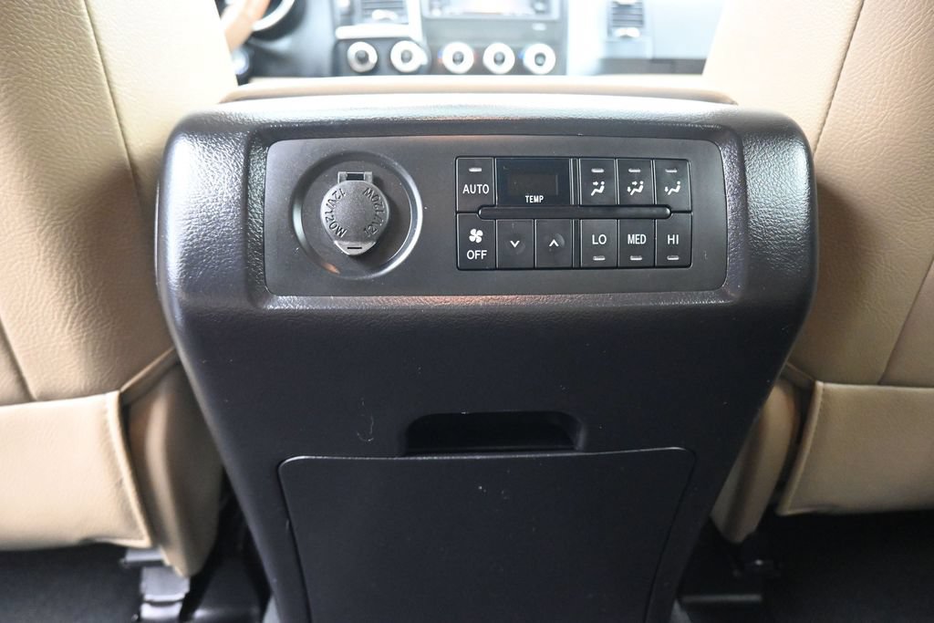 Used 2019 Toyota Sequoia Limited w/ Safety & Convenience Package AWD/4WD image 38