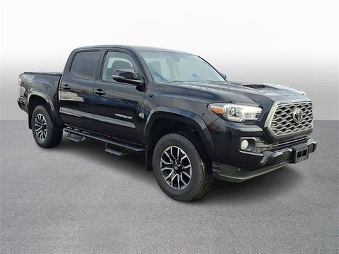 Used 2023 Toyota Tacoma TRD Sport image 3